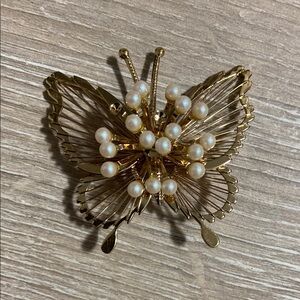 Vintage MONET Faux Pearl Butterfly Brooch Pin Gold Tone 3-Dimensional